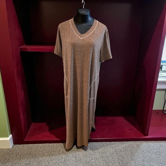 Elegant Grey V-Neck Swim Coverup - Picture 2 of 4